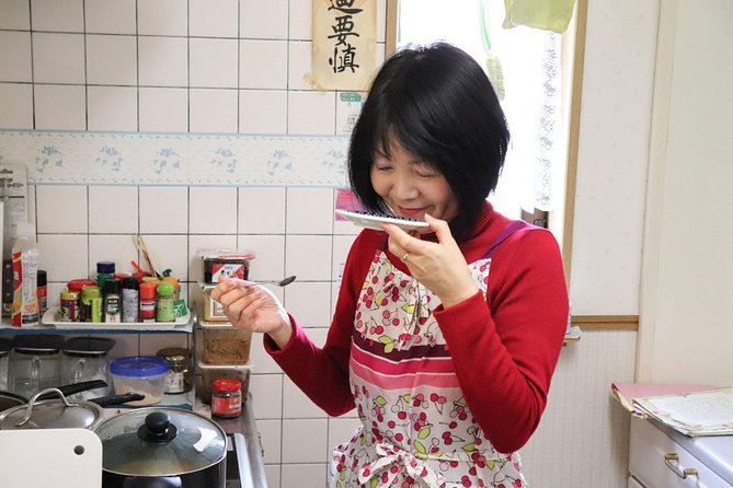Authentic Seasonal Japanese Home Cooking Lesson With a Charming Local in Kyoto Cooking Experience Overview