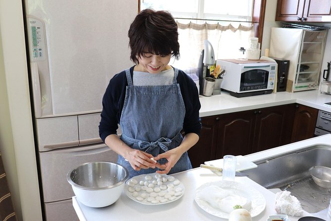 Enjoy a Cooking Lesson and Meal With a Local in Her Residential Sapporo Home Experience Details