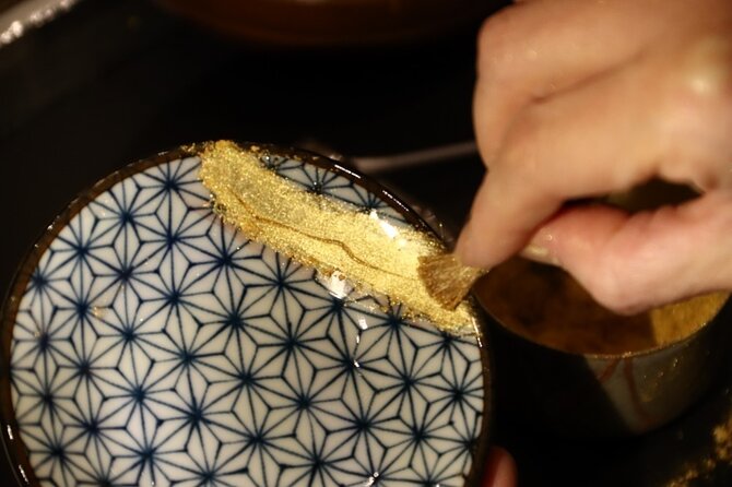 Kintsugi Experience: Art of Golden Joinery in Tokyo Inclusions