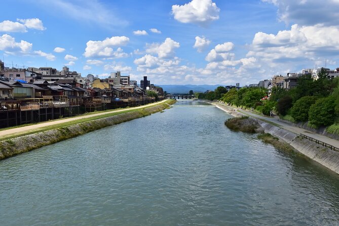 The Beauty of Kyoto Historical Walking Tour of Higashiyama Area Group Size and Guide