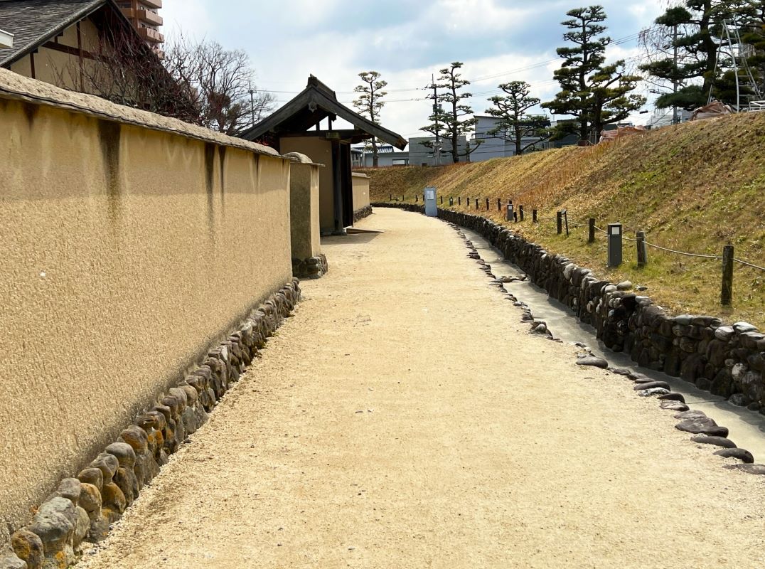 Old Yuzuki Castle Site at Dogo Koen