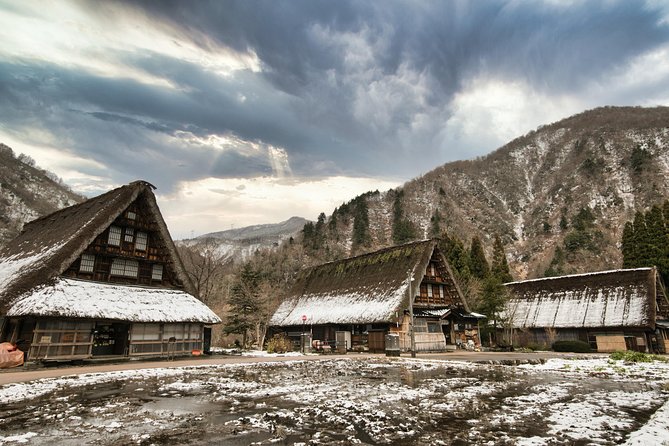 Gokayama and Shirakawago Photoshoot by Professional Photographer - Photography Experience