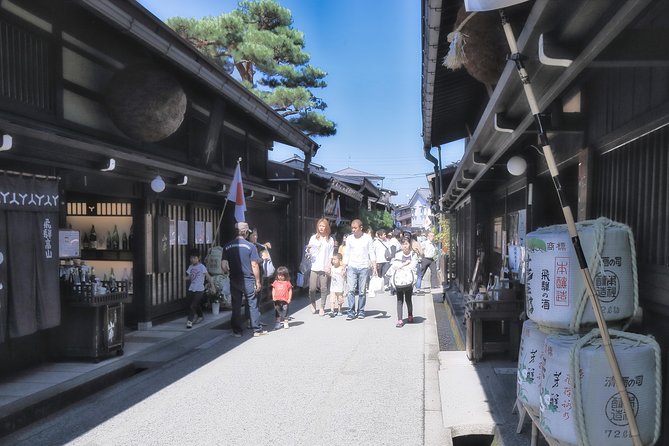 Takayama and Shirakawago Photoshoot by Professional Photographer - Reviews