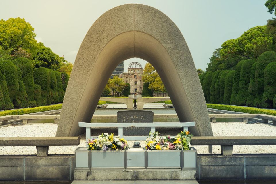 The Peace Memorial to Miyajima : Icons of Peace and Beauty - The Atomic Bomb Dome: Witness to Devastating History