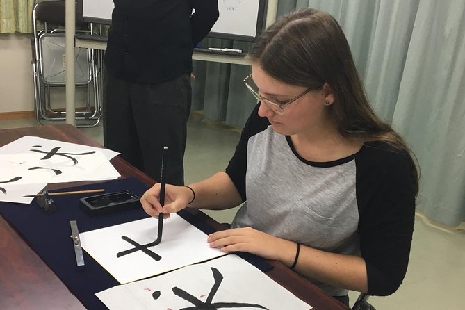 Japanese Calligraphy Experience With a Calligraphy Master - Meeting and End Points