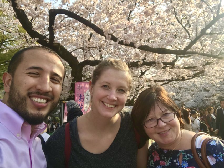 Sakura in Tokyo: Cherry Blossom Experience - Traditional Hanami Customs and Etiquette