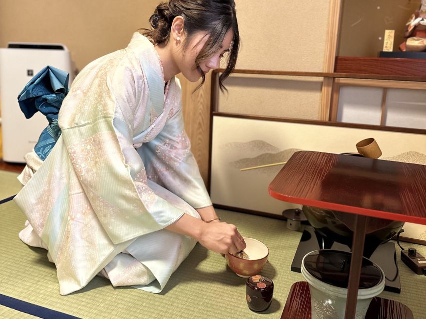Tokyo:Genuine Tea Ceremony, Kimono Dressing, and Photography - Kimono Dressing