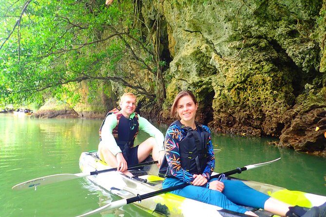 [Ishigaki]Mangrove SUP/Canoe + Blue Cave Snorkeling - Amenities Provided