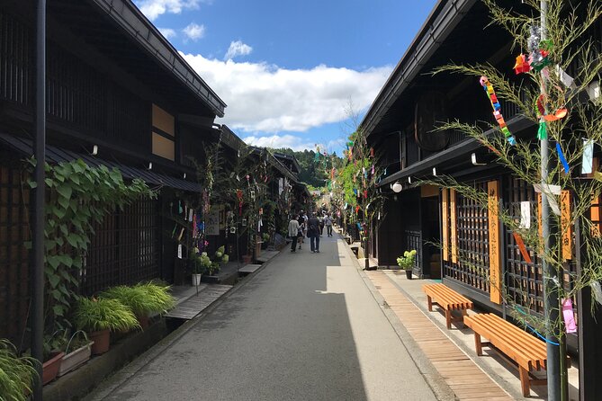 Experience Takayama Old Town 30 Minutes Walk - Booking Guidelines