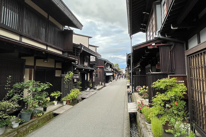 Shirakawa-Go and Hida-Takayama Private Day Trip From Nagoya - Common questions