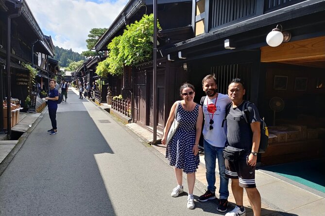 Experience Takayama Old Town 30 Minutes Walk - Review Summary