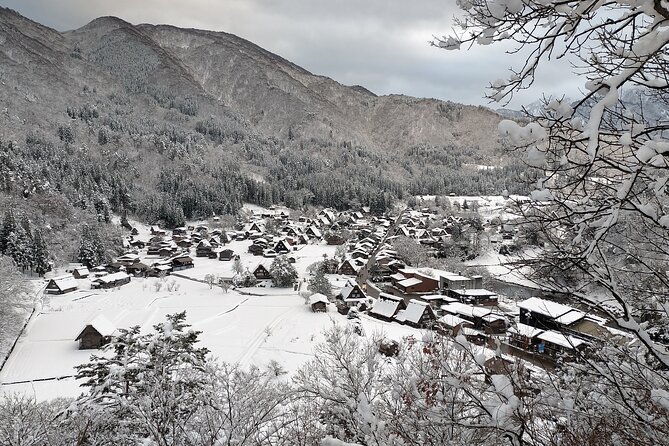 Gokayama and Shirakawago Photoshoot by Professional Photographer - Common questions