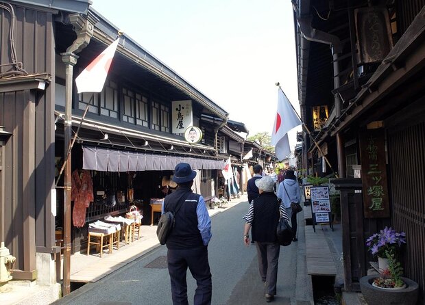 Private Group Local Food Tour in Takayama - Key Points